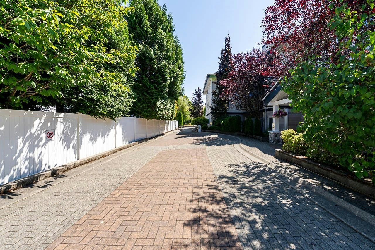 204-15298 20 Avenue, Surrey, BC, V4A 2A3