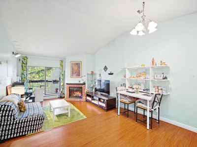 339-8500 Ackroyd Road - 4