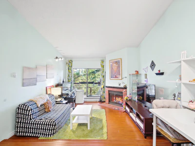 339-8500 Ackroyd Road - 5