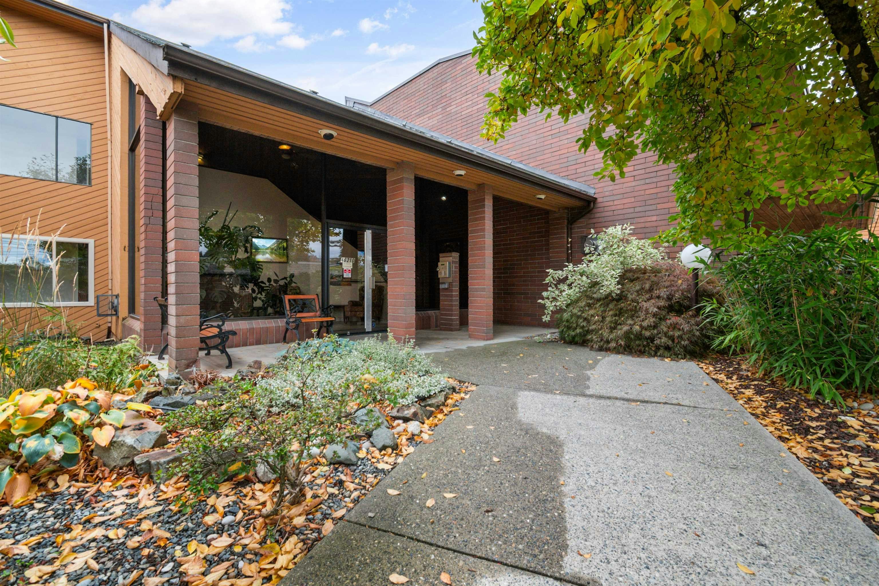 213-46210 Chilliwack Central Road - 3