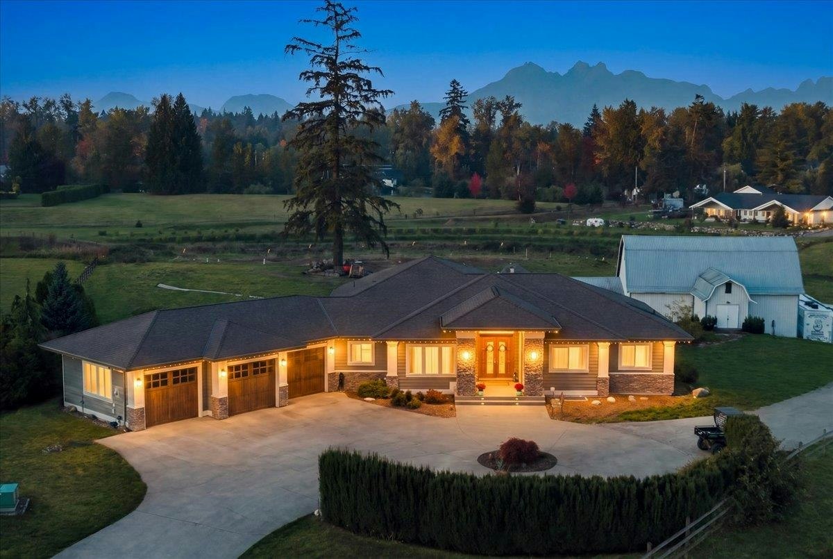 22439 96 Avenue, Langley, BC, V1M 3T6