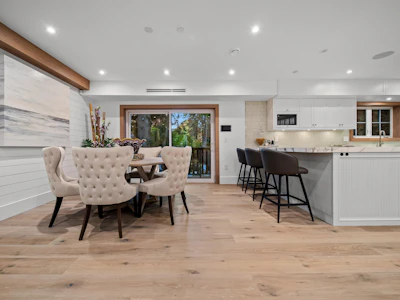 5595 Mackenzie Street - 5