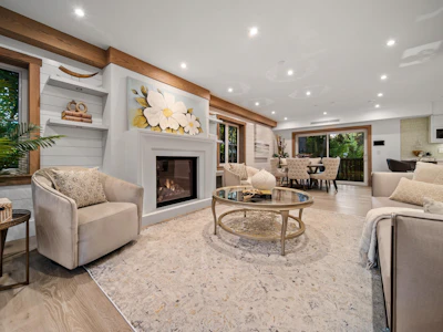 5595 Mackenzie Street - 3