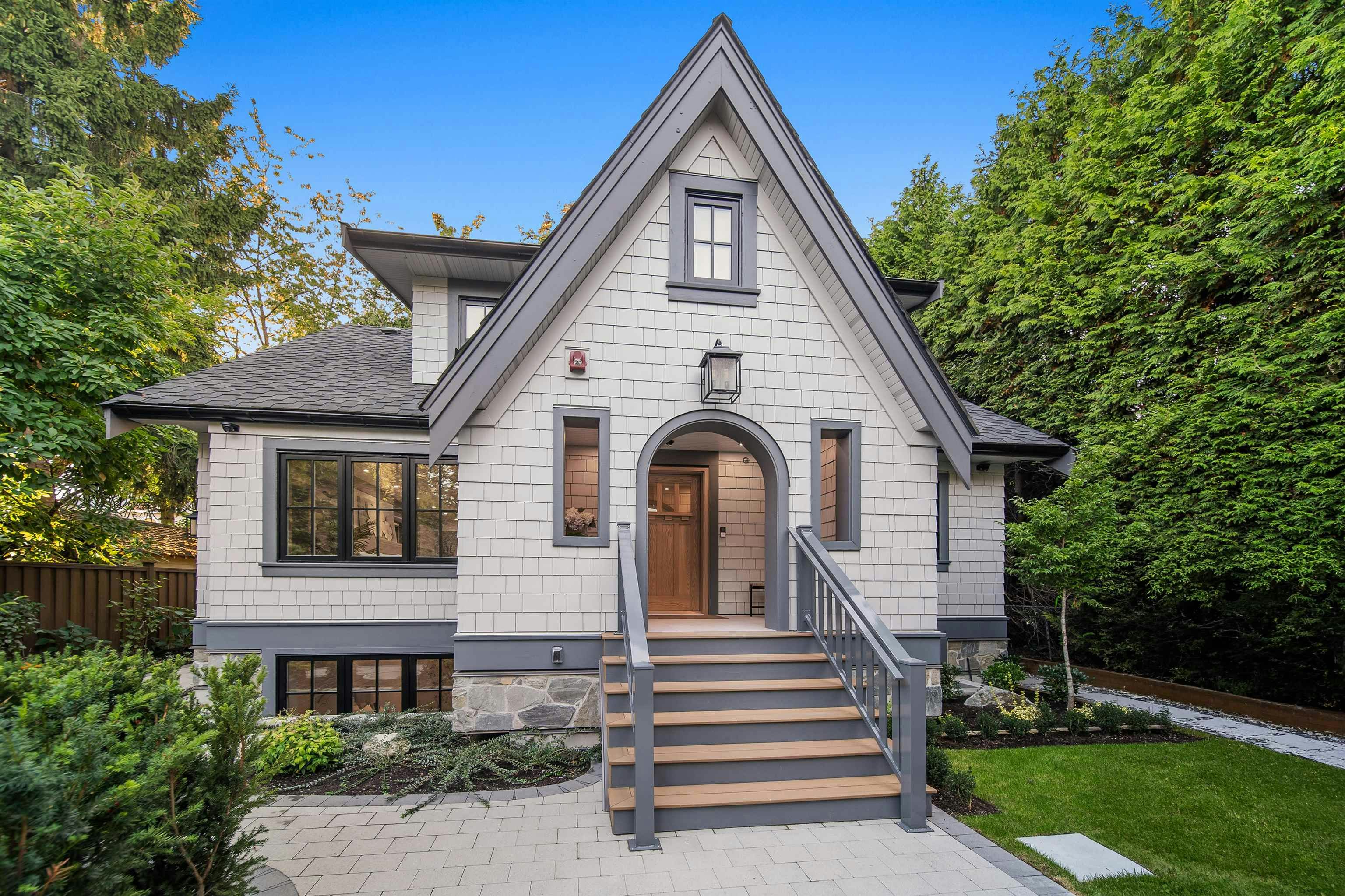5595 Mackenzie Street, Vancouver, BC, V6N 1H1
