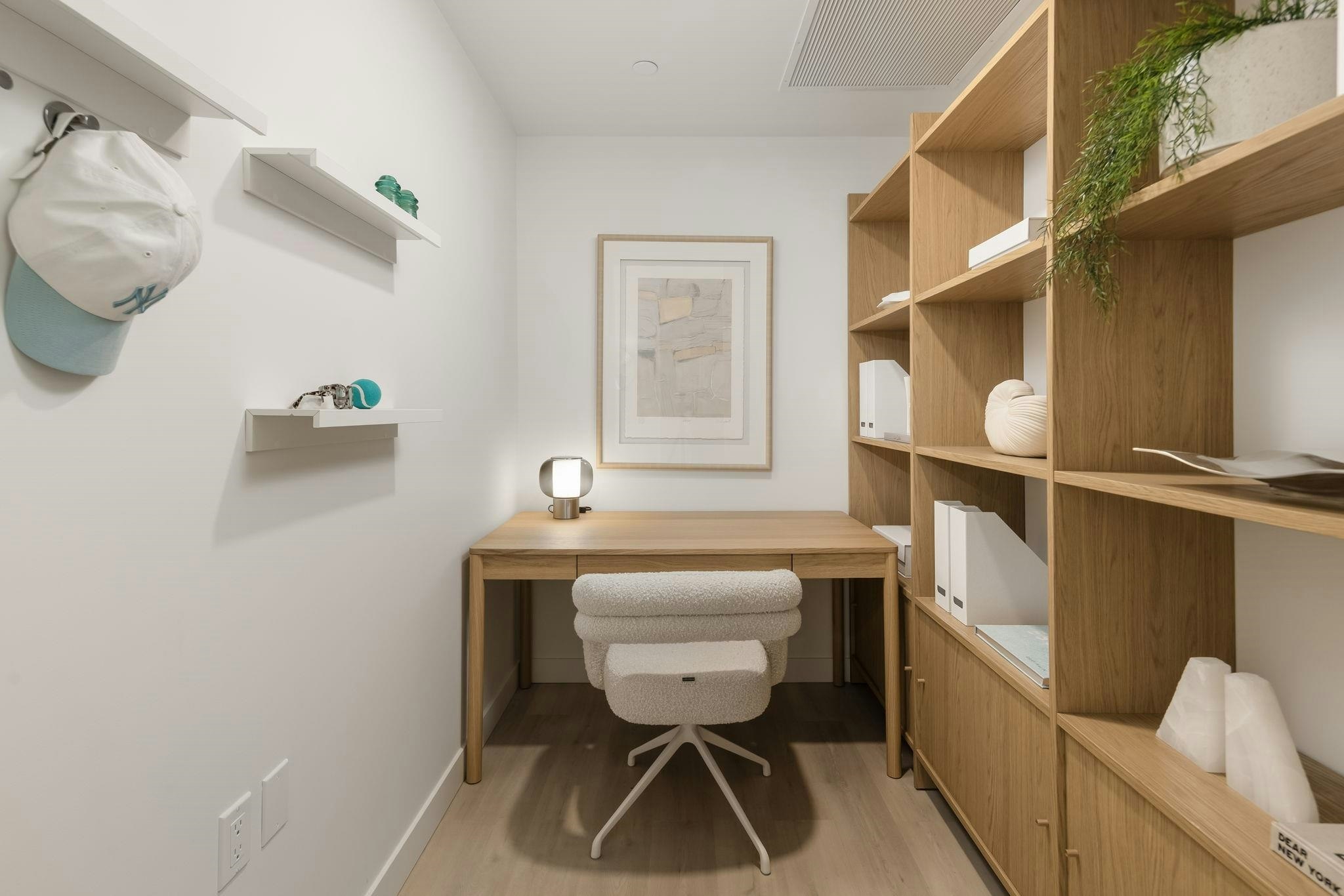 303-1616 Lloyd Avenue - 3