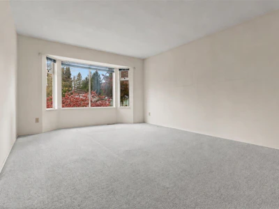 15643 98 Avenue - 5