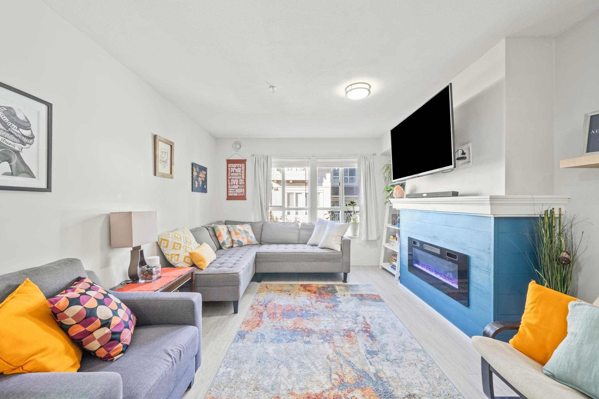 13-8844 208 Street - 5