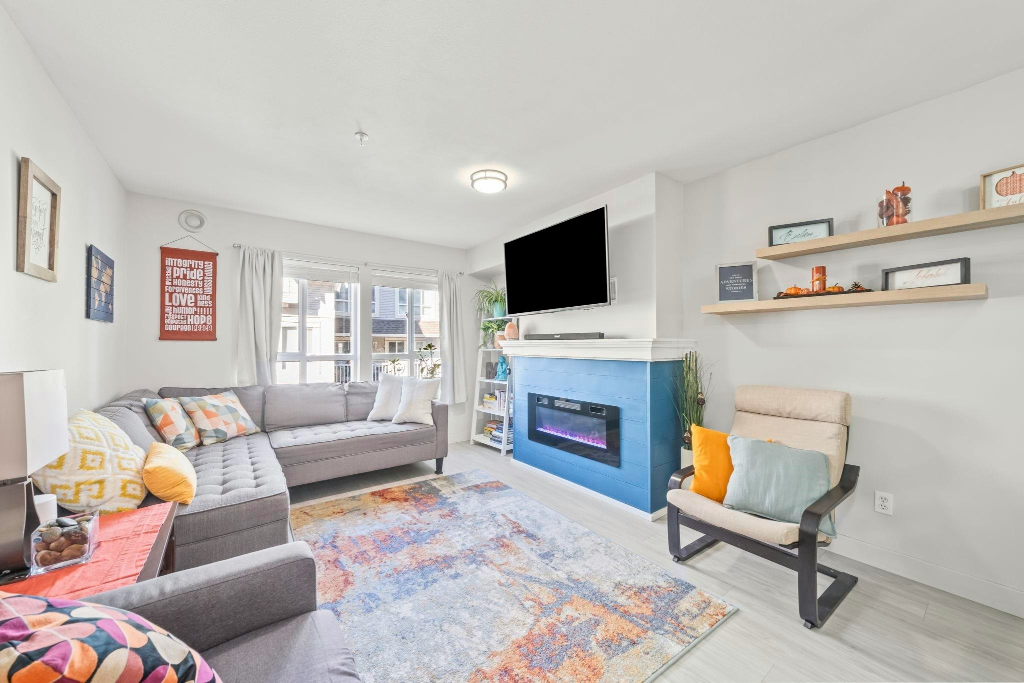 13-8844 208 Street - 4