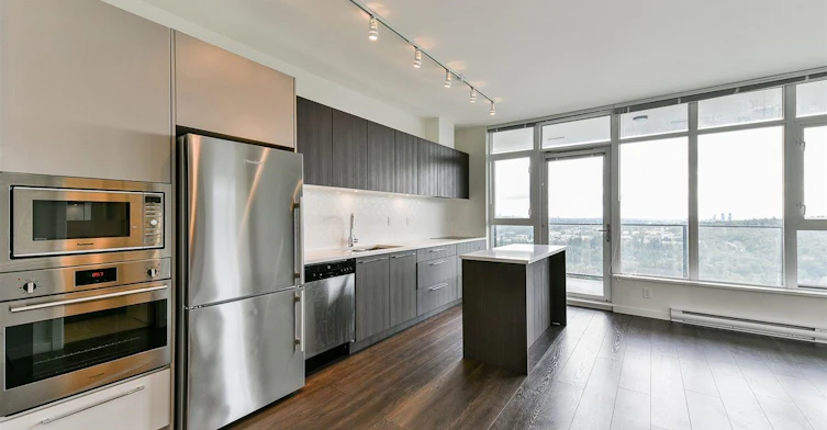 2004-691 North Road, Burnaby, BC, V3J 3X3 - 2