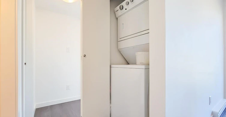1XX-10688 140 Street, Surrey, BC, V3T 0M6 - 8