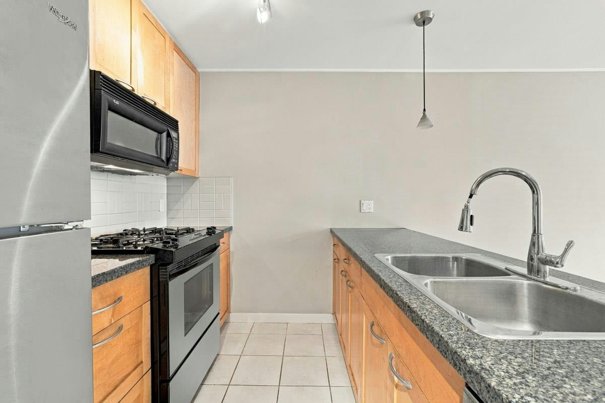 705-989 Richards Street, Vancouver, BC, V6B 6R6 - 2