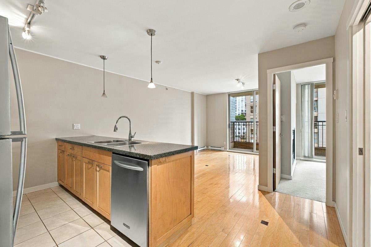 705-989 Richards Street, Vancouver, BC, V6B 6R6