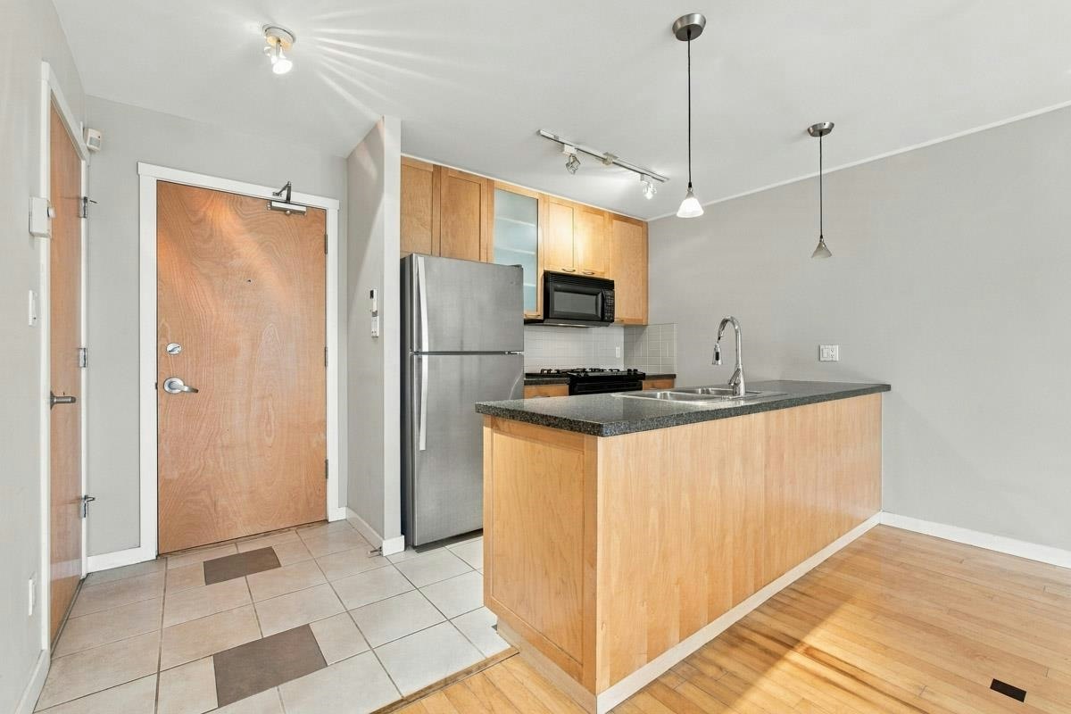 705-989 Richards Street, Vancouver, BC, V6B 6R6 - 3