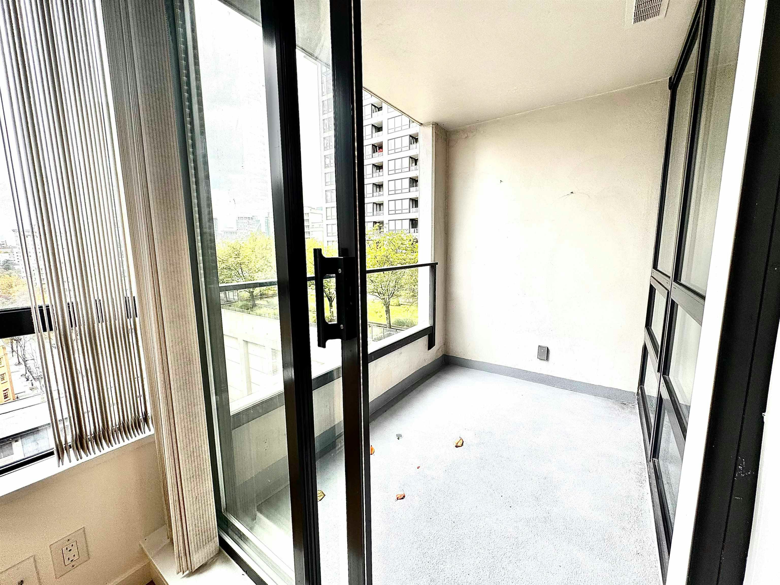 1308-938 Smithe Street, Vancouver, BC, V6Z 3H8 - 13