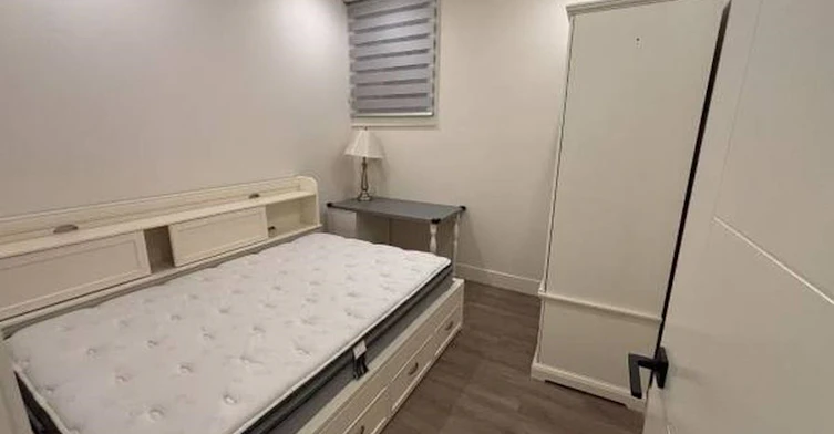 418 E 12th Street, North Vancouver, BC, V7L 2K3 - 2