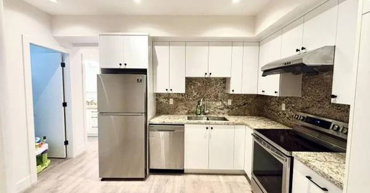 418 E 12th Street, North Vancouver, BC, V7L 2K3