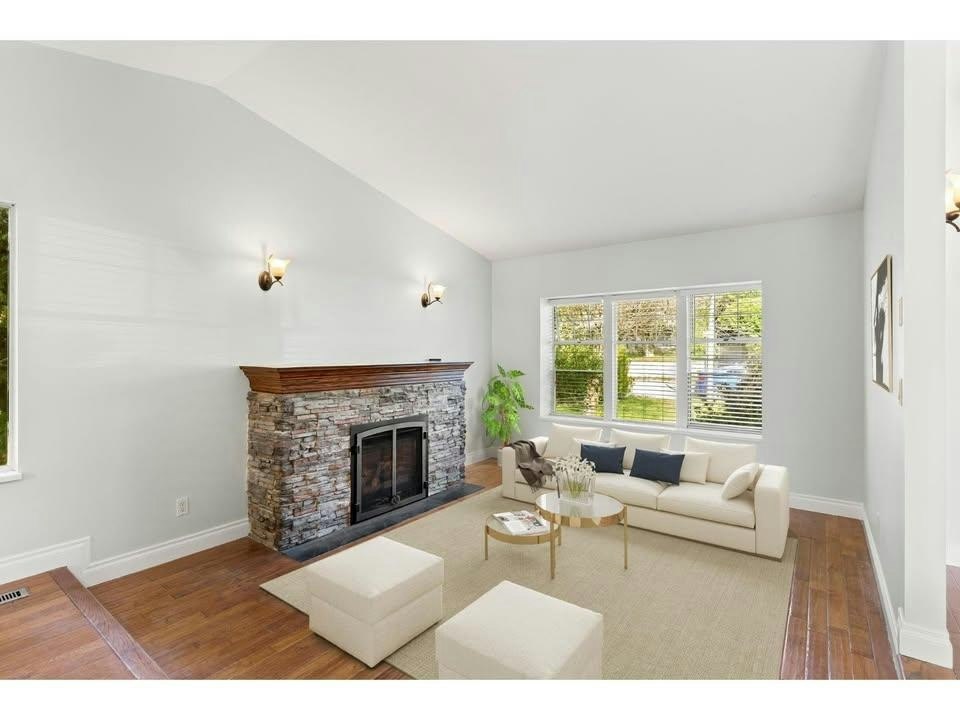 33480 Blueberry Drive, Mission, BC, V2V 6J1 - 2