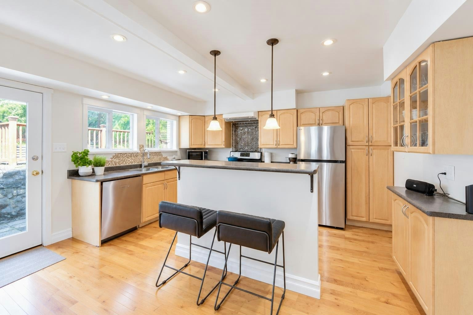 272 Osborne East Road, North Vancouver, BC, V7N 1M1 - 8