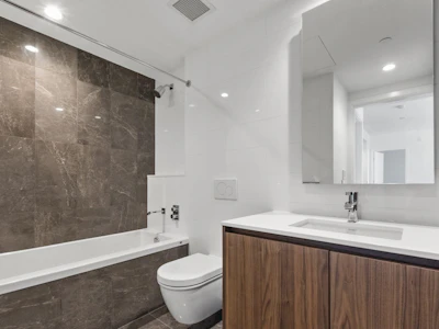 301-389 W 59th Avenue - 5