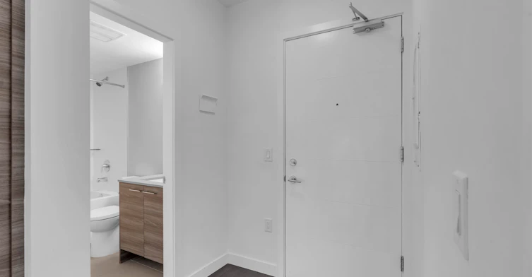 304-13963 105 Boulevard, Surrey, BC, V3T 0M9 - 2