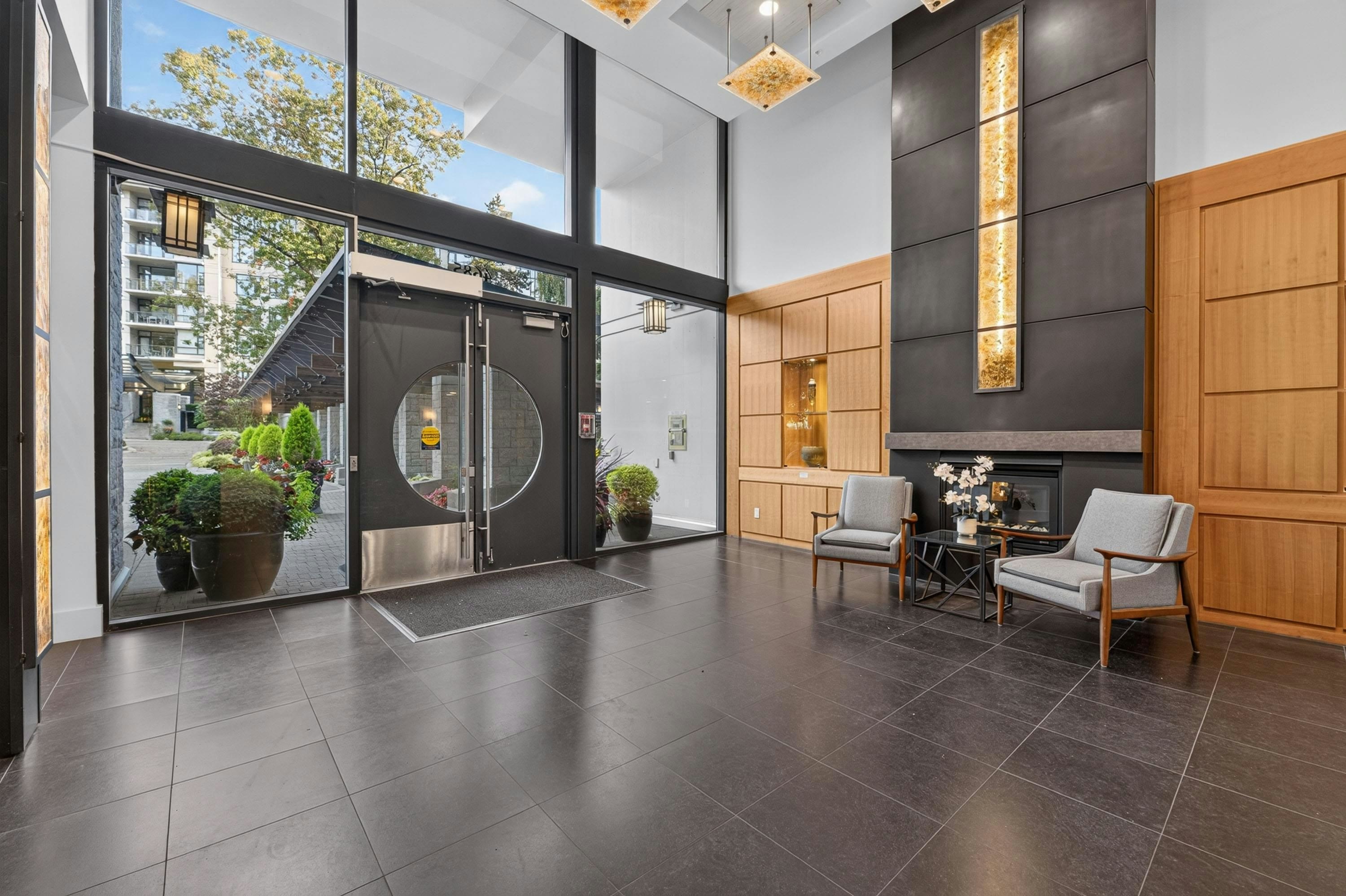 111-4685 Valley Drive - 4