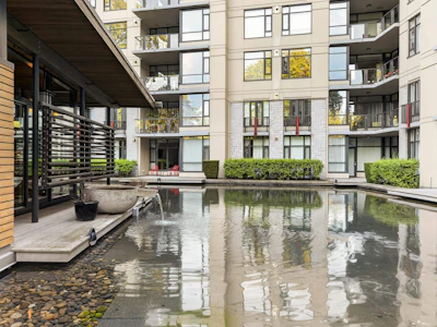 111-4685 Valley Drive - 3