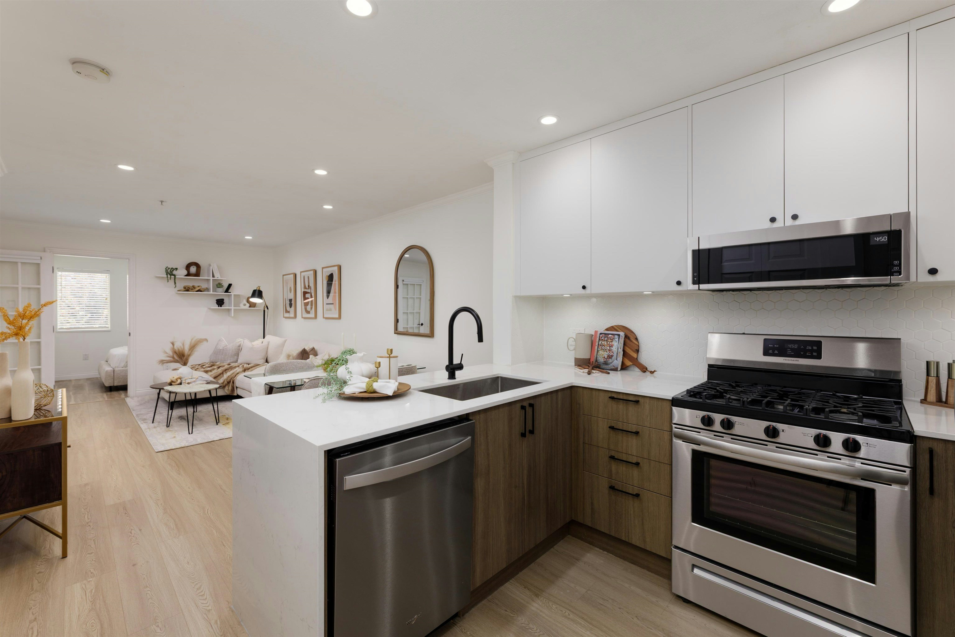 688 E 16th Avenue, Vancouver, BC, V5T 2V4