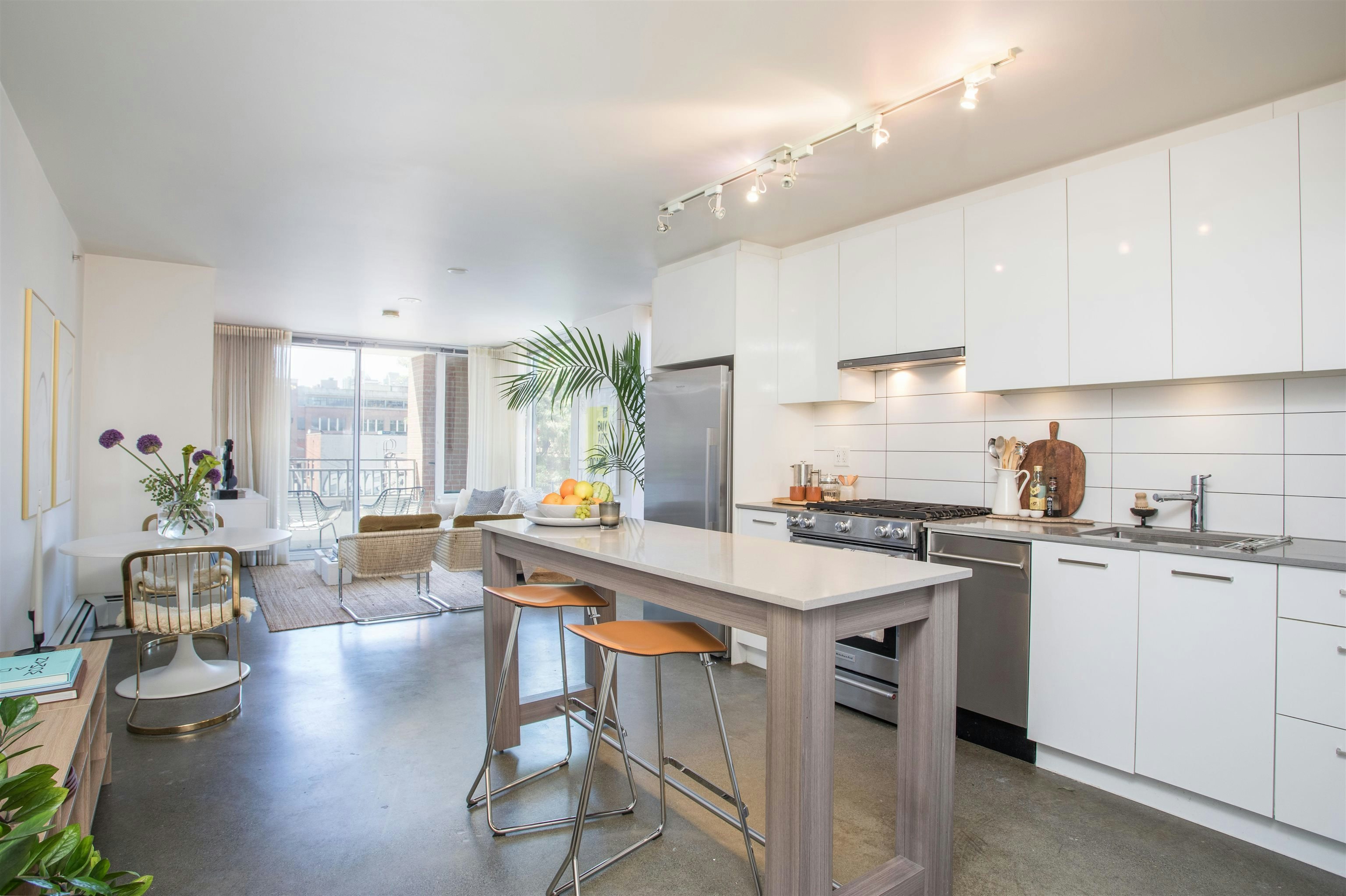 307-231 E Pender Street, Vancouver, BC, V6A 0G3