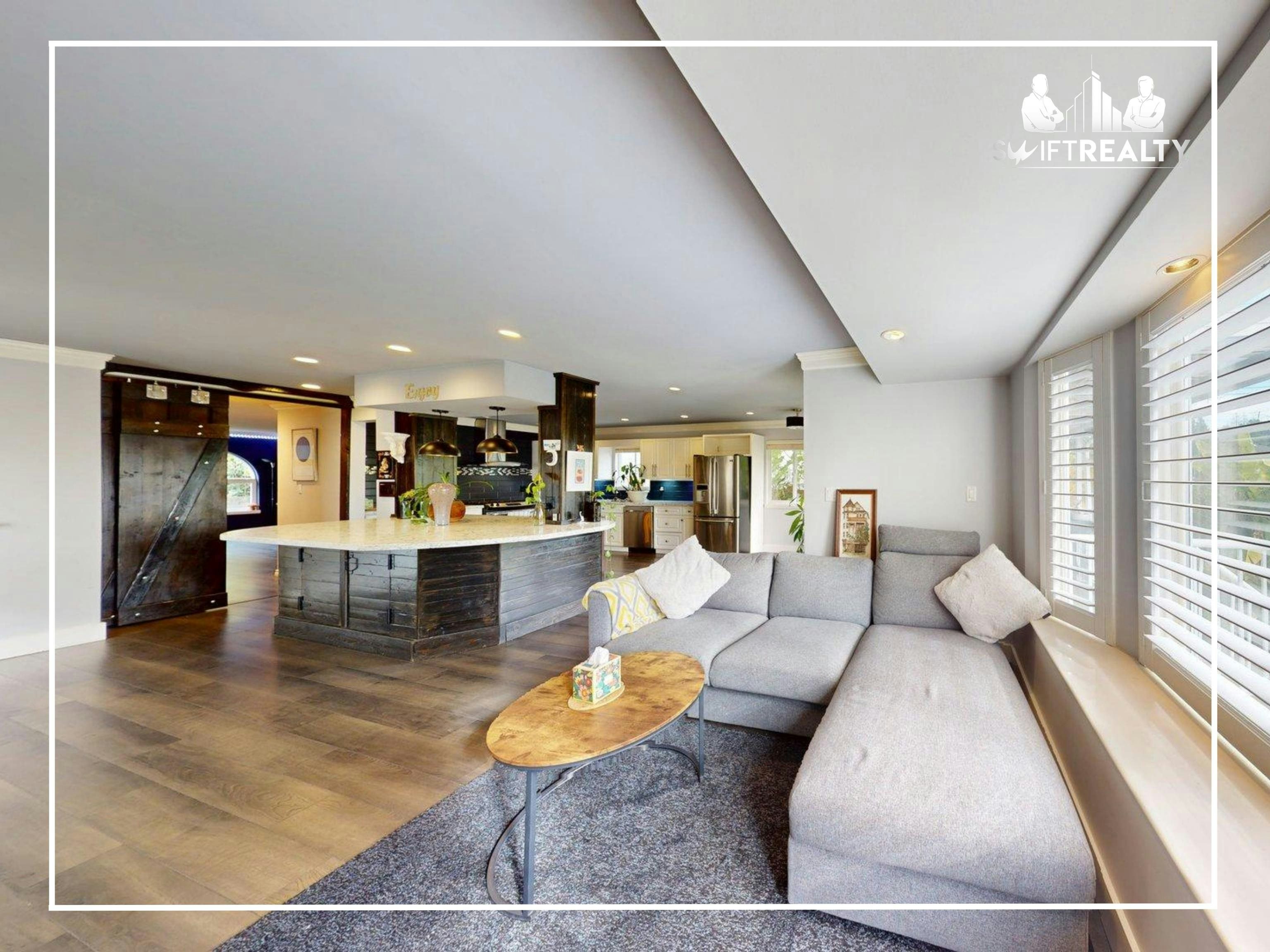 325 W 24th Street, North Vancouver, BC, V7M 2C7 - 2