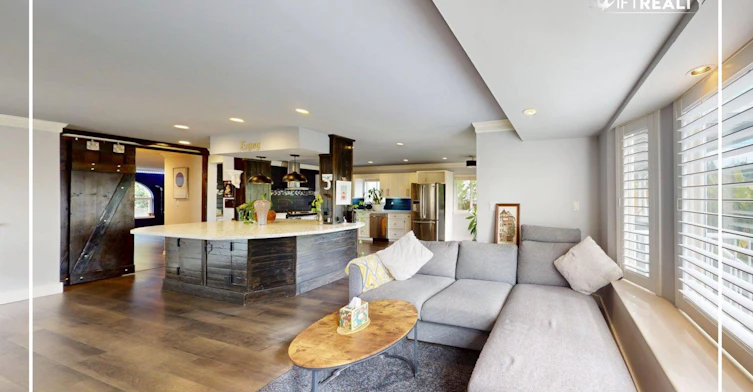 325 W 24th Street, North Vancouver, BC, V7M 2C7 - 2