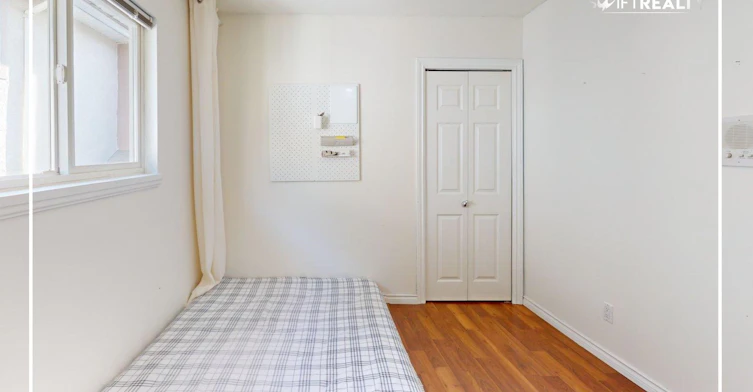 325 W 24th Street, North Vancouver, BC, V7M 2C7 - 12