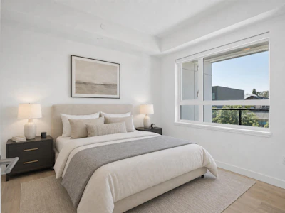 304-1616 Lloyd Avenue - 4