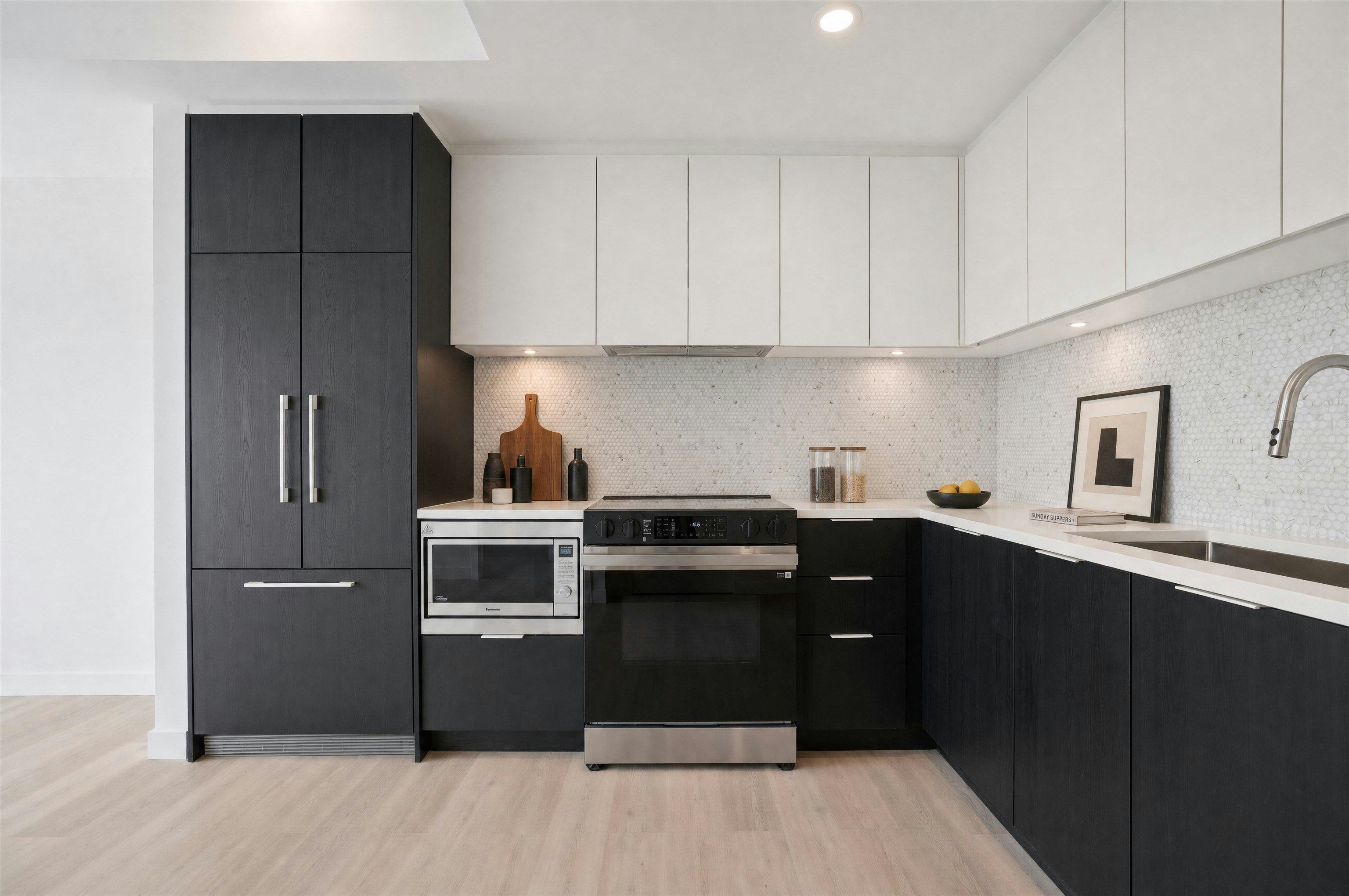 304-1616 Lloyd Avenue - 2