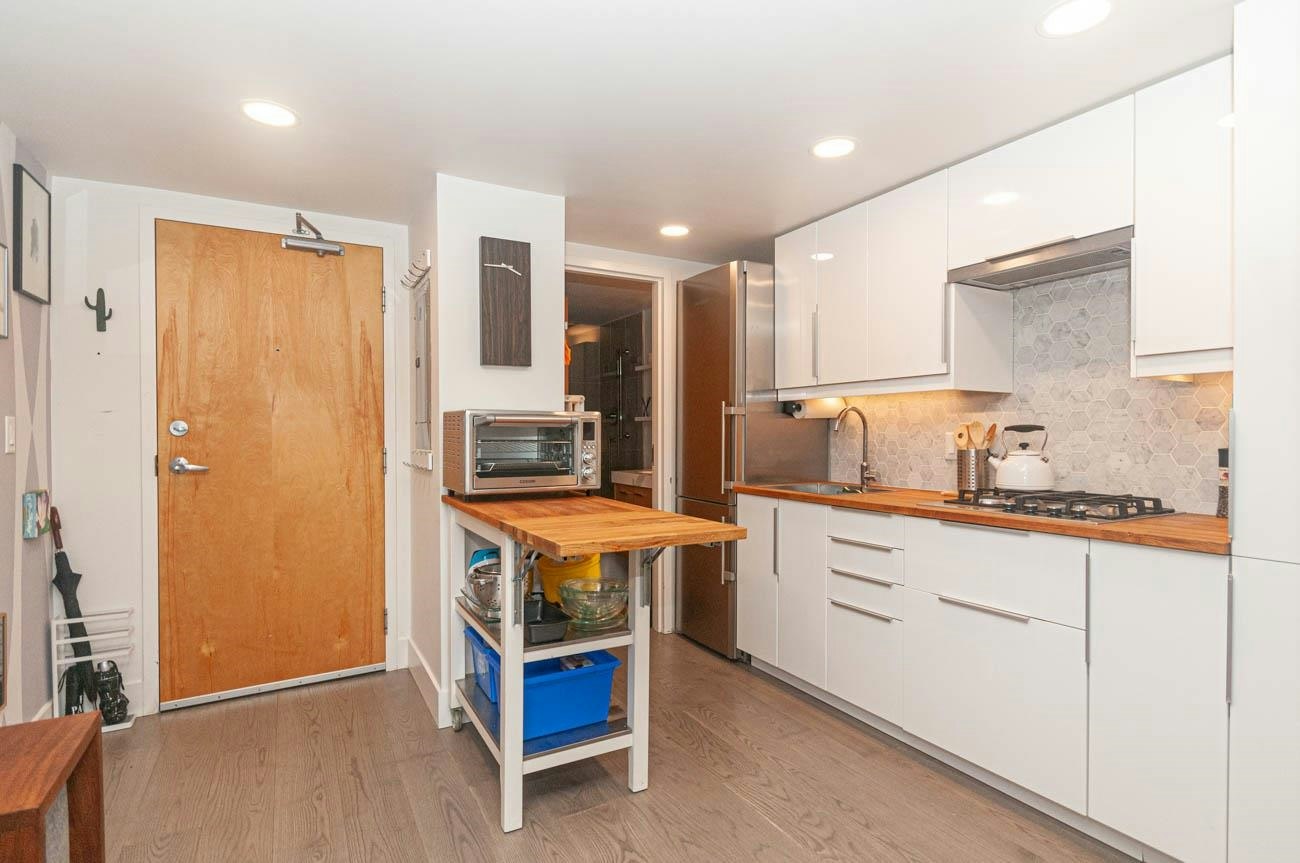 702-933 Seymour Street, Vancouver, BC, V6B 6L6 - 2