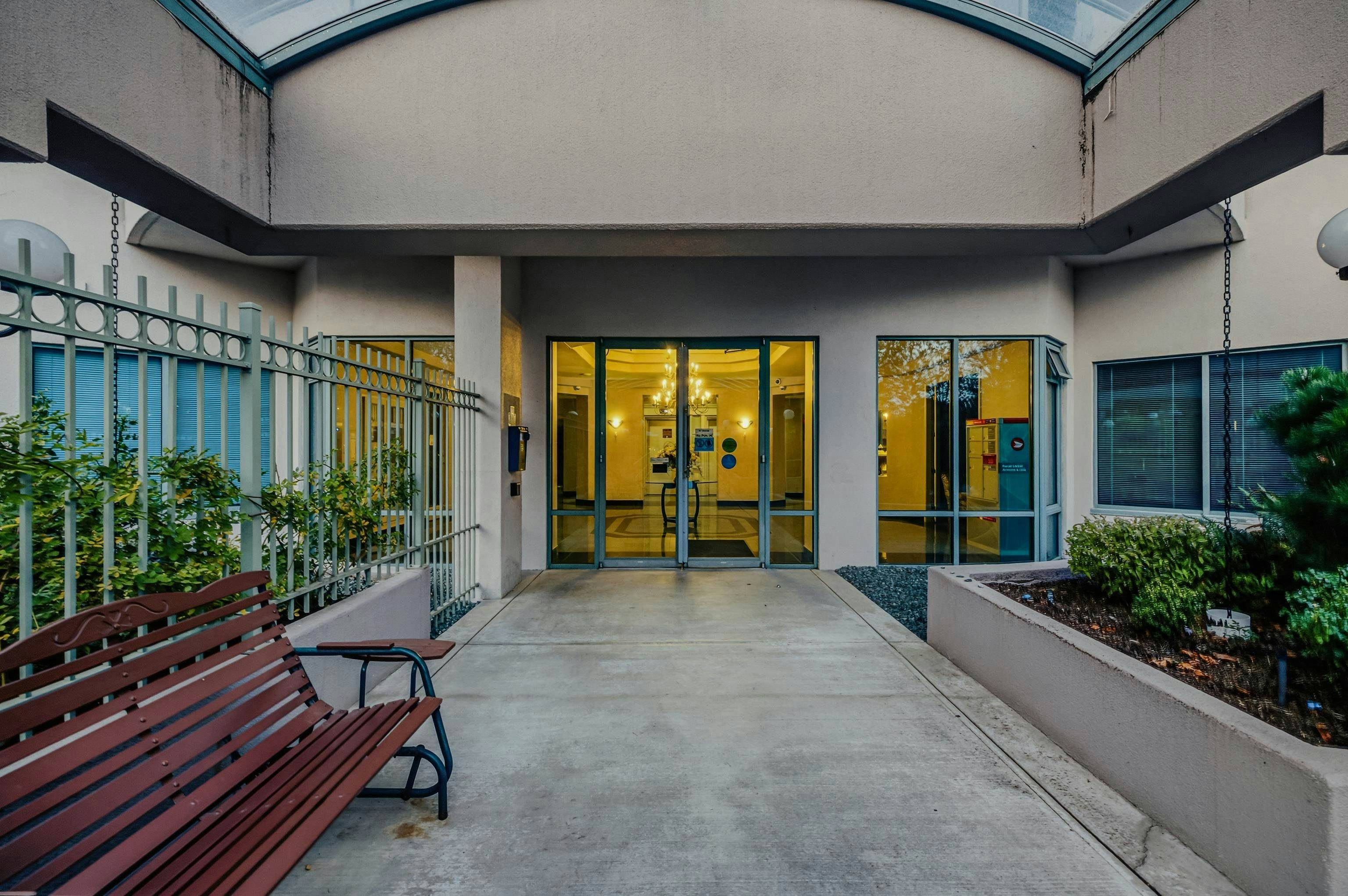804-33065 Mill Lake Road - 3