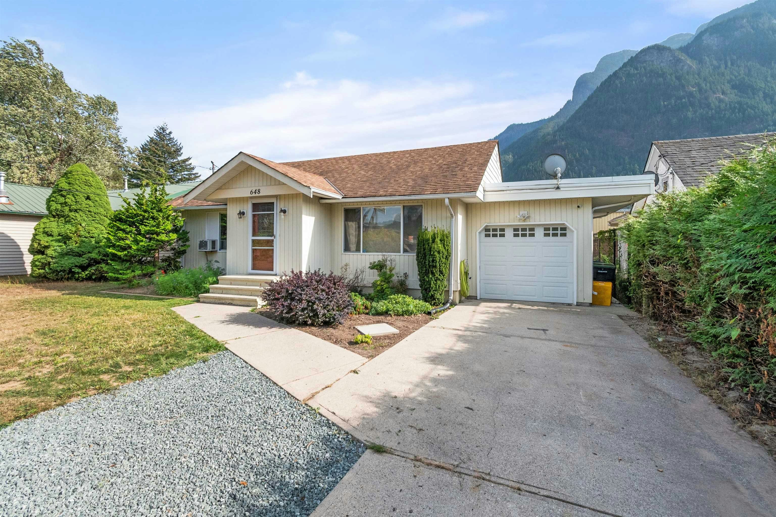 648 Hudson Bay Street, Hope, BC, V0X 1L4