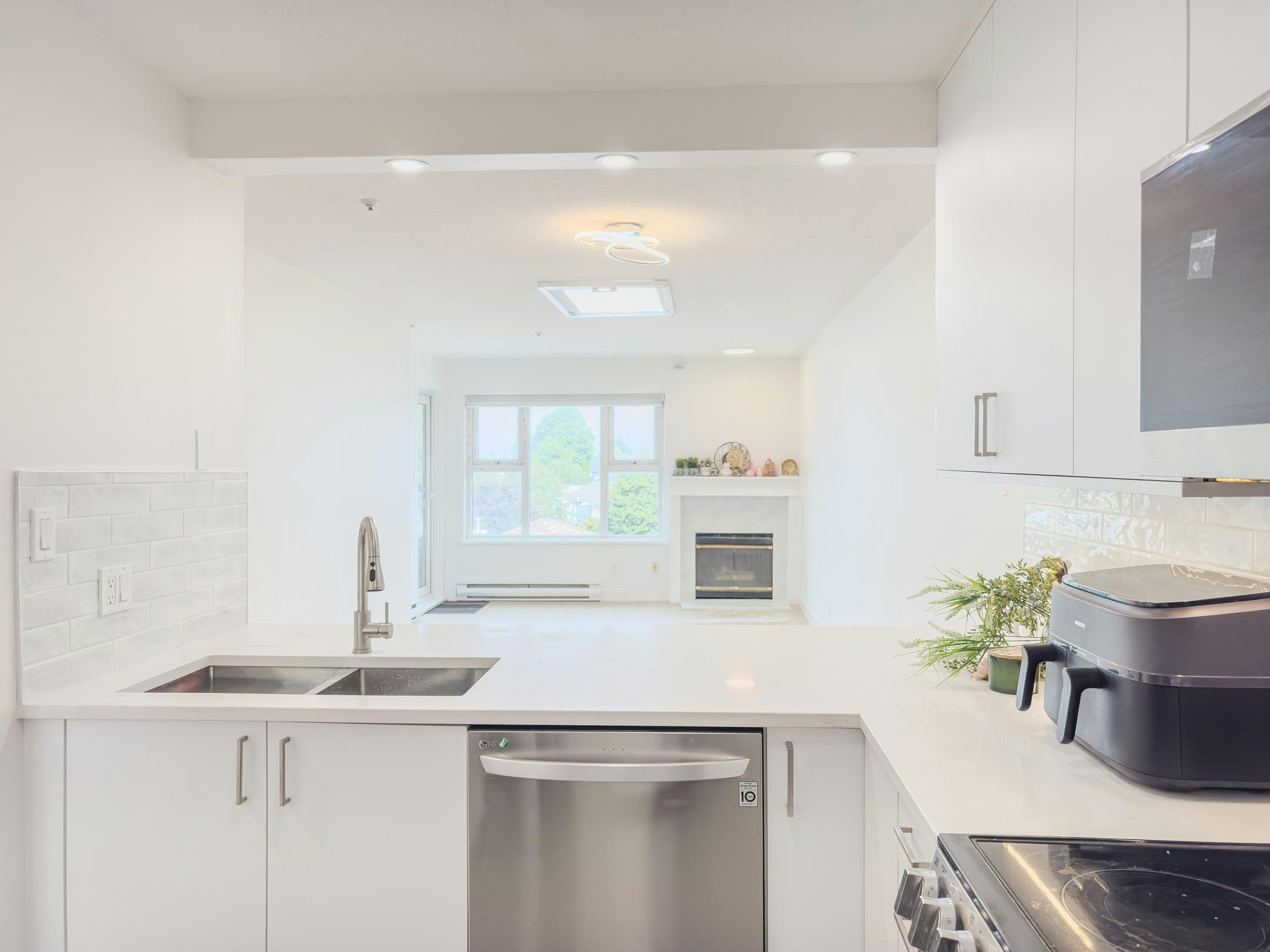 311-4893 Clarendon Street, Vancouver, BC, V5R 3J3