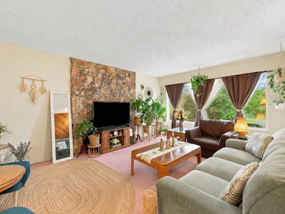 8182 116 Street - 3