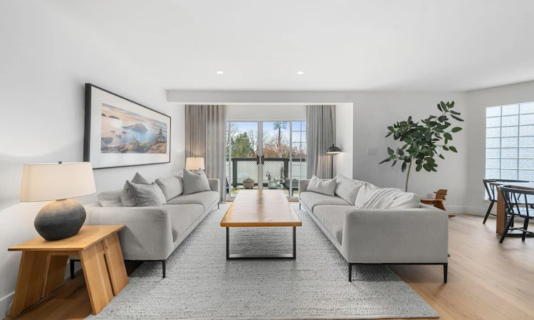 1-224 W 16th Street