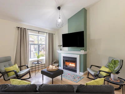 90-12099 237 Street - 4