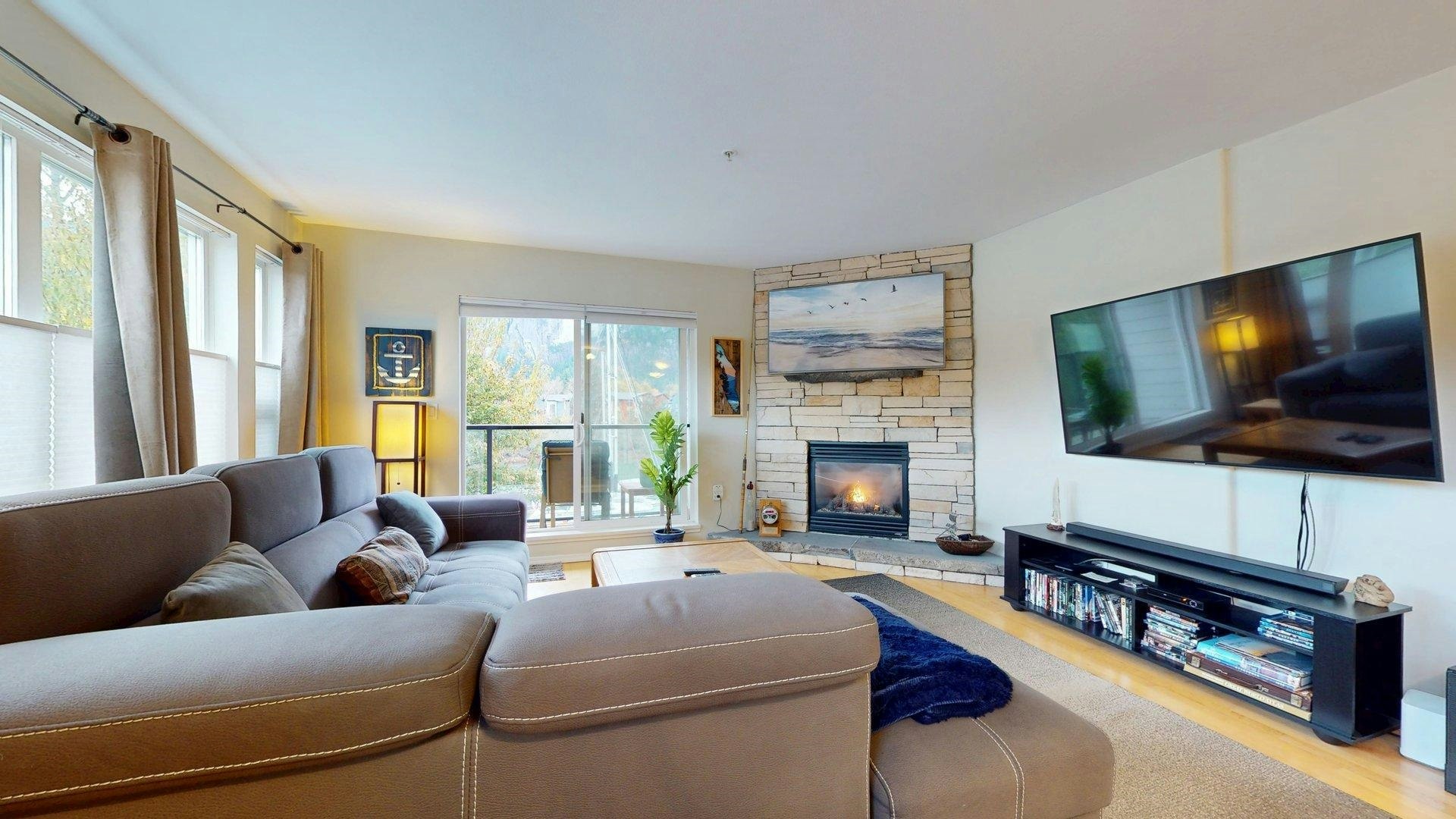 201-1468 Pemberton Avenue - 2