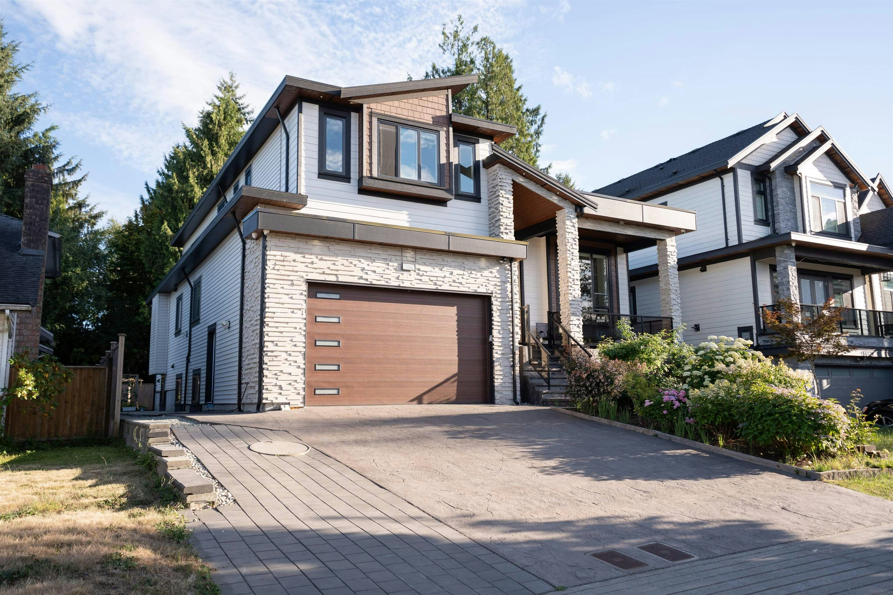 15640 93a Avenue, Surrey, BC, V3R 3B4