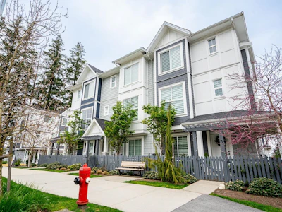 2-20321 80 Avenue - 2