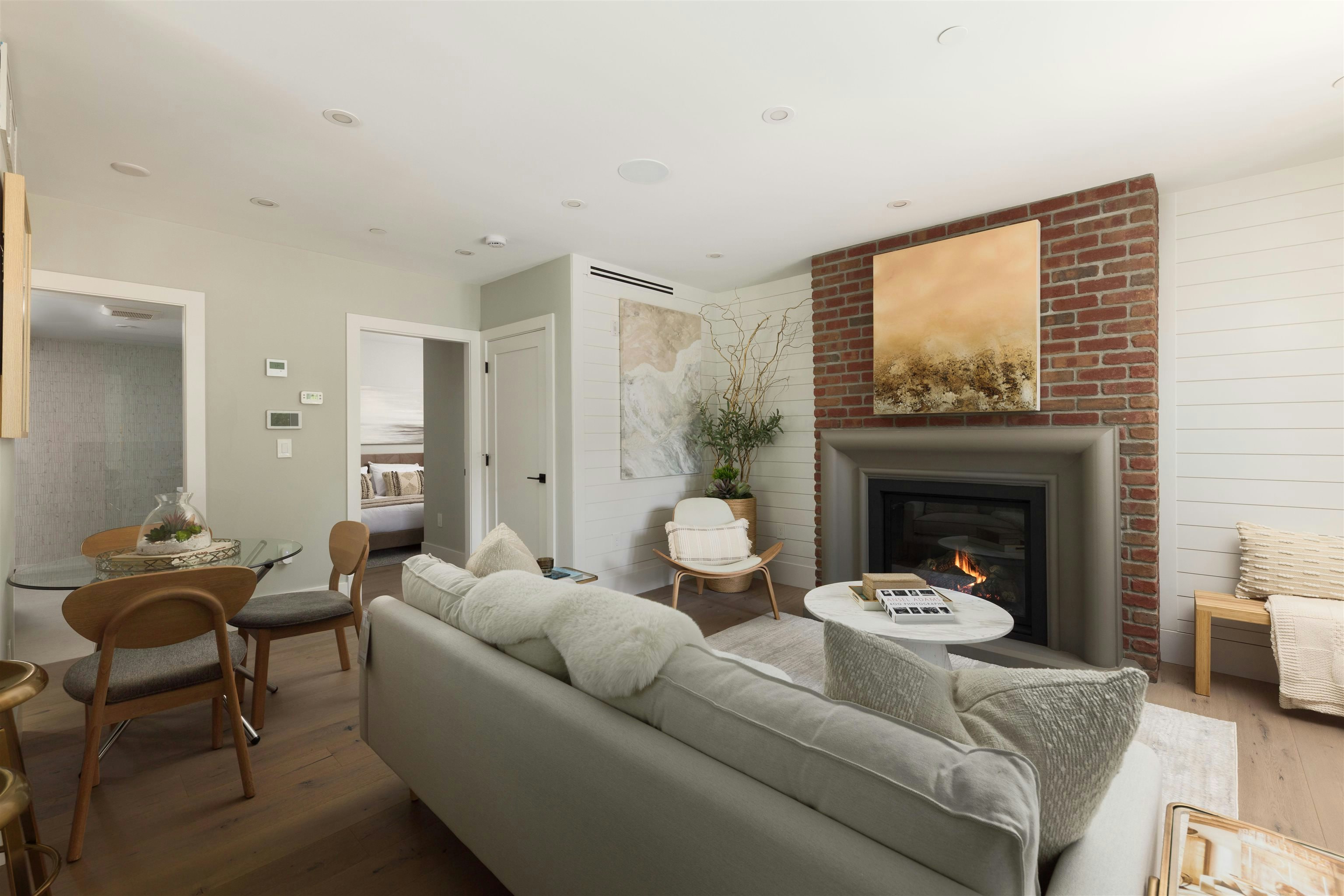 5589 Mackenzie Street - 3