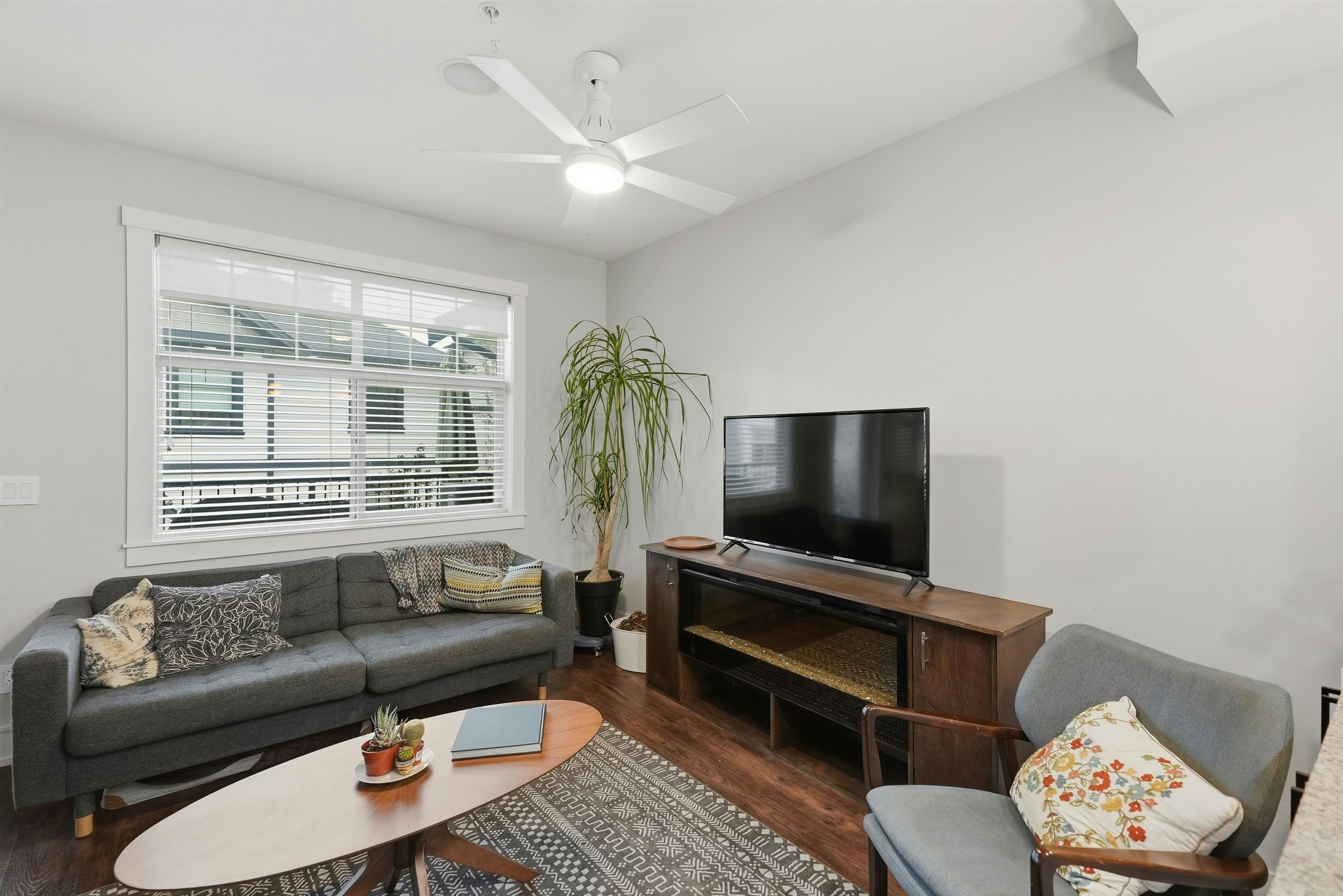 7-35298 Marshall Road - 5