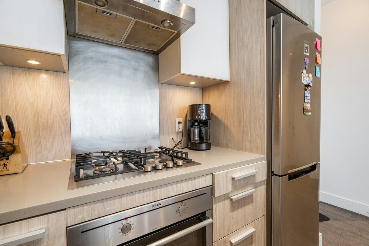 21XX-3007 Glen Dr, Coquitlam, BC, V3B 0L8 - 4