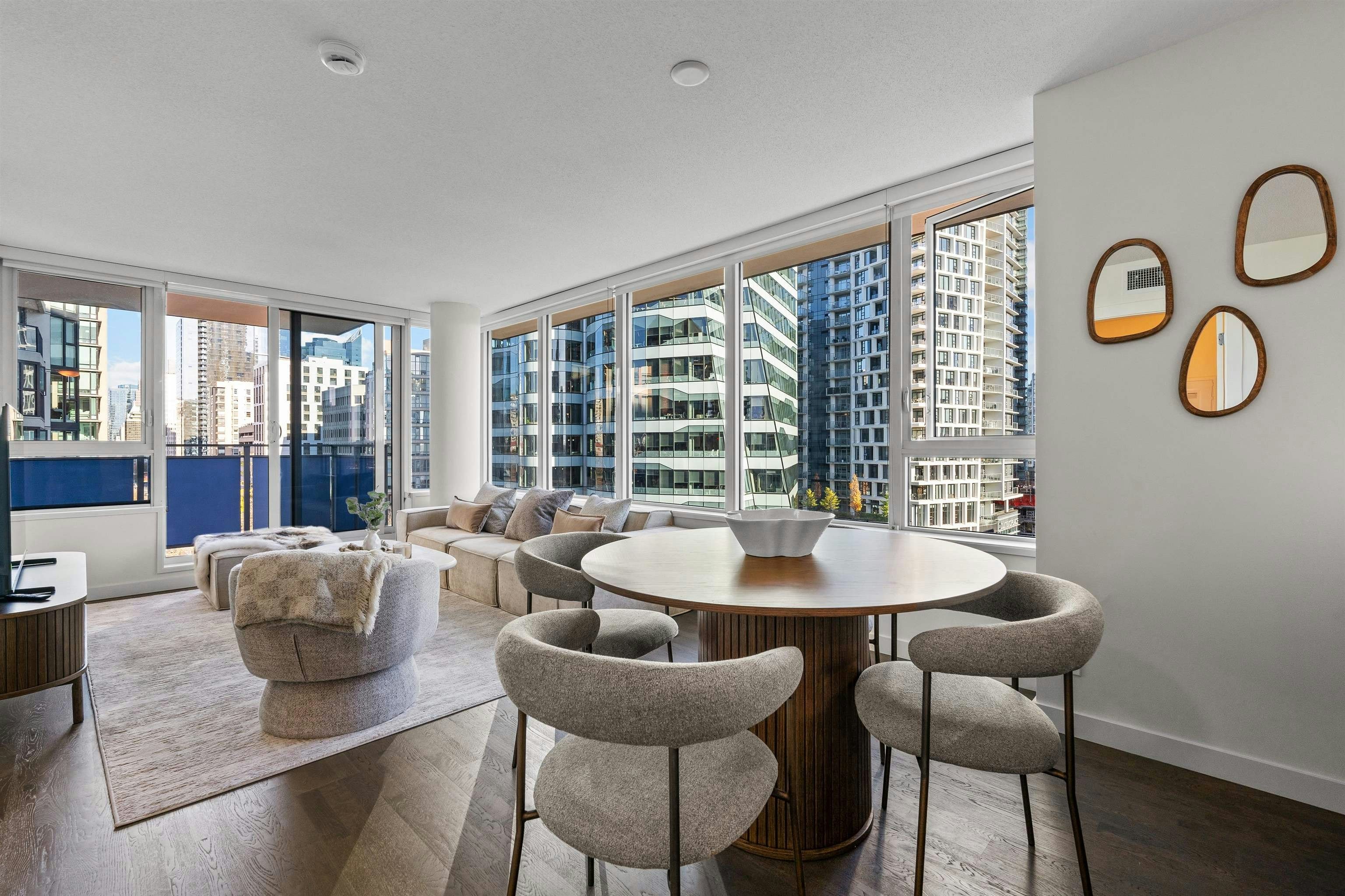 1203-1009 Harwood Street - 5