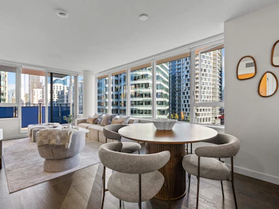 1203-1009 Harwood Street - 5