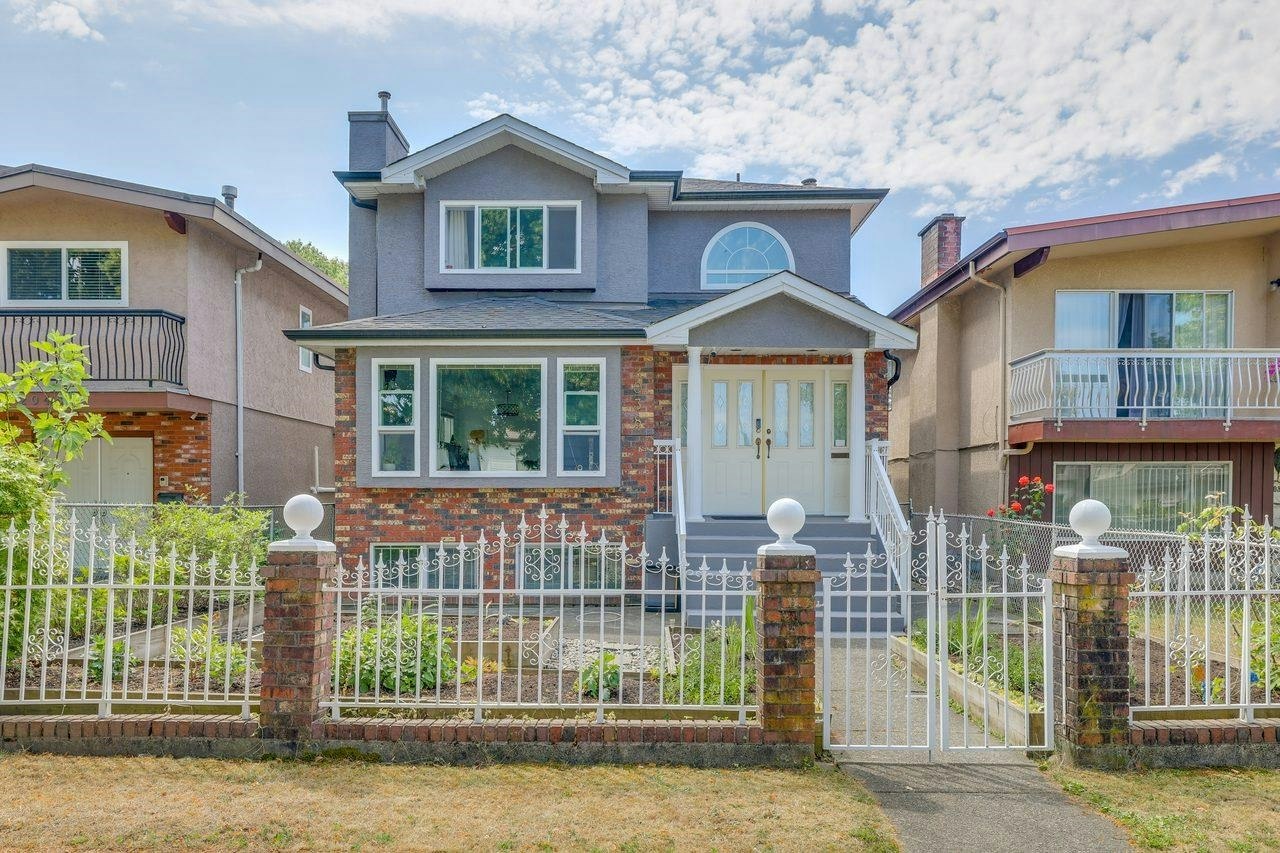 2038 E 26th Avenue, Vancouver, BC, V5N 2W4