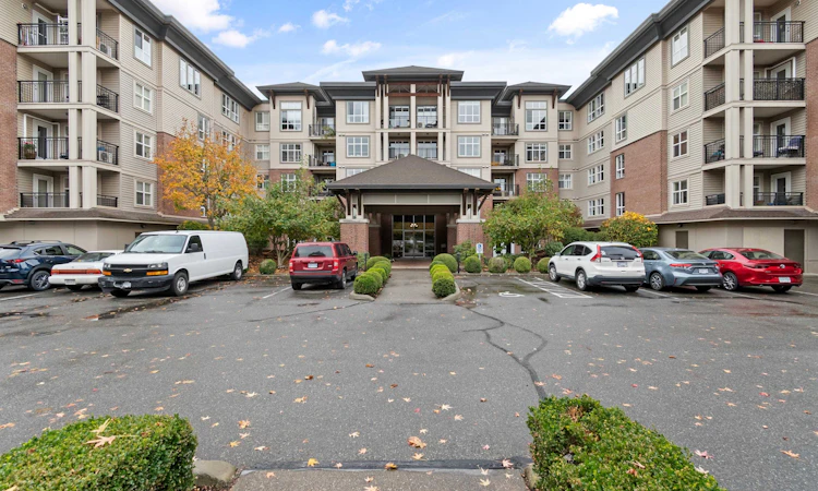 103-8955 Edward Street